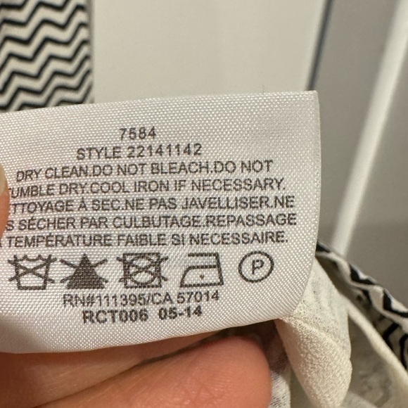 Tory Burch sleeveless black and white blouse with zip back size 10 b21 - Picture 5 of 7